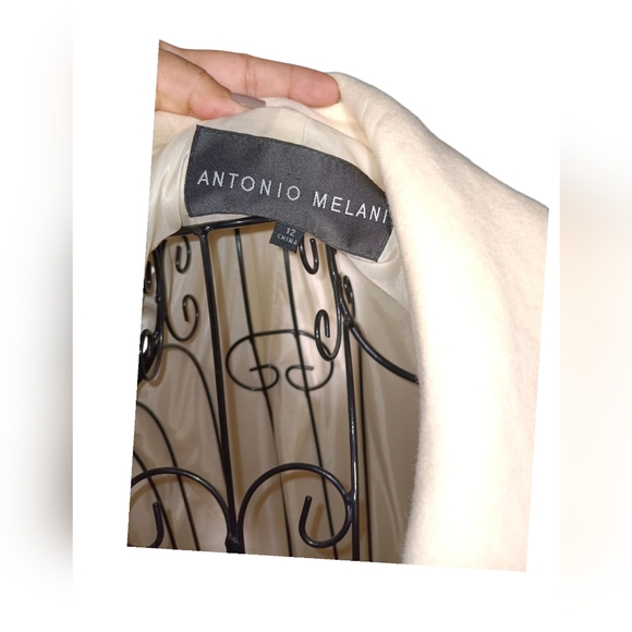 ANTONIO MELANI Cream Peacoat with Wide Lapels - Picture 6 of 10